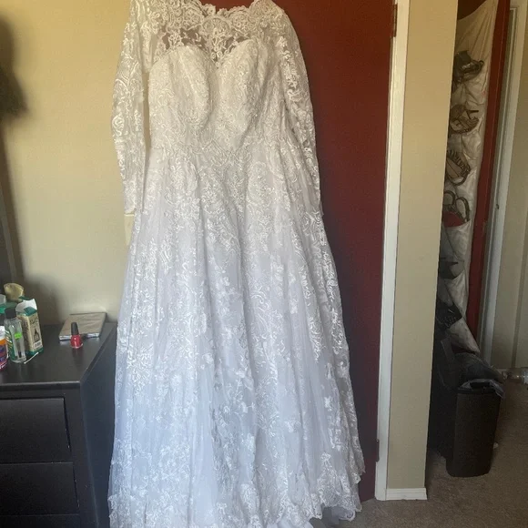 Wedding dress